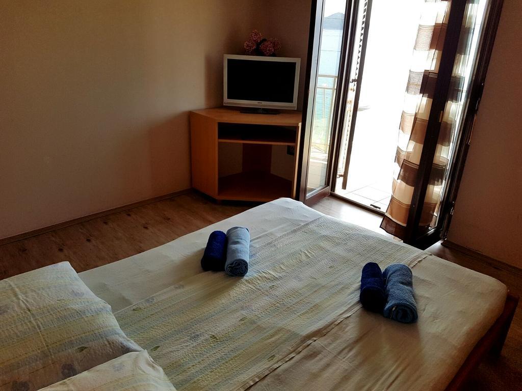 Apartments Marta Трогир Экстерьер фото