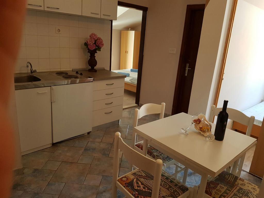 Apartments Marta Трогир Экстерьер фото